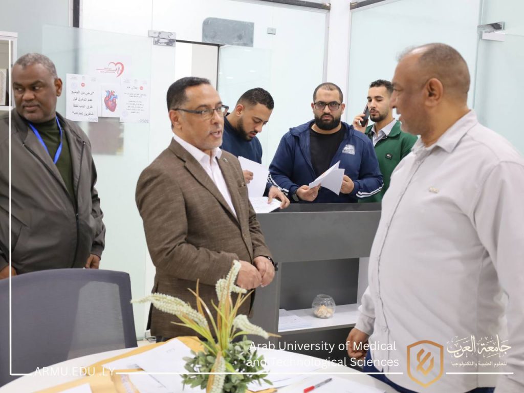 رئيس جامعة العرب يجري جولة تفقدية لمتابعة سير العمل الأكاديمي والإداري