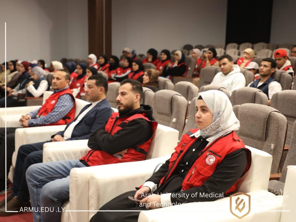 جامعة العرب تختتم برامج “رمضان” بشراكة إنسانية مع الهلال الأحمر الليبي