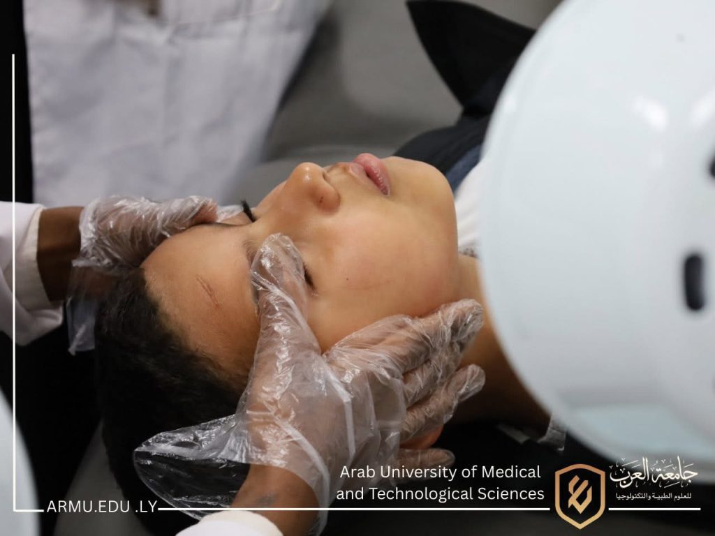 طلبة العلاج الطبيعي بجامعة العرب يبدأون برنامجاً تدريبياً مكثفاً بمستشفى الأطفال بنغازي